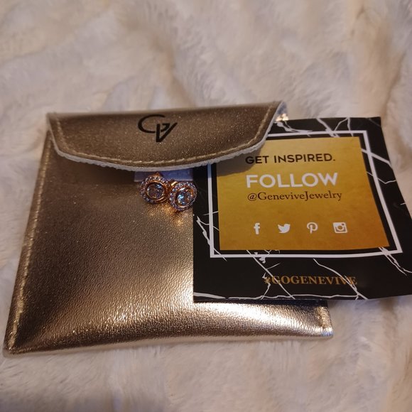 GENEVIVE - Picture 3 of 3